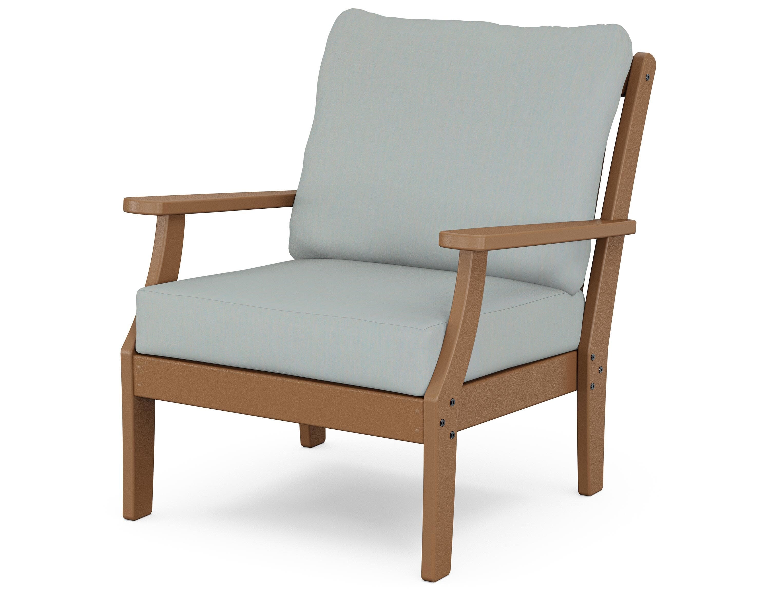Yacht Club Deep Seating Chair in Tree House / Spa