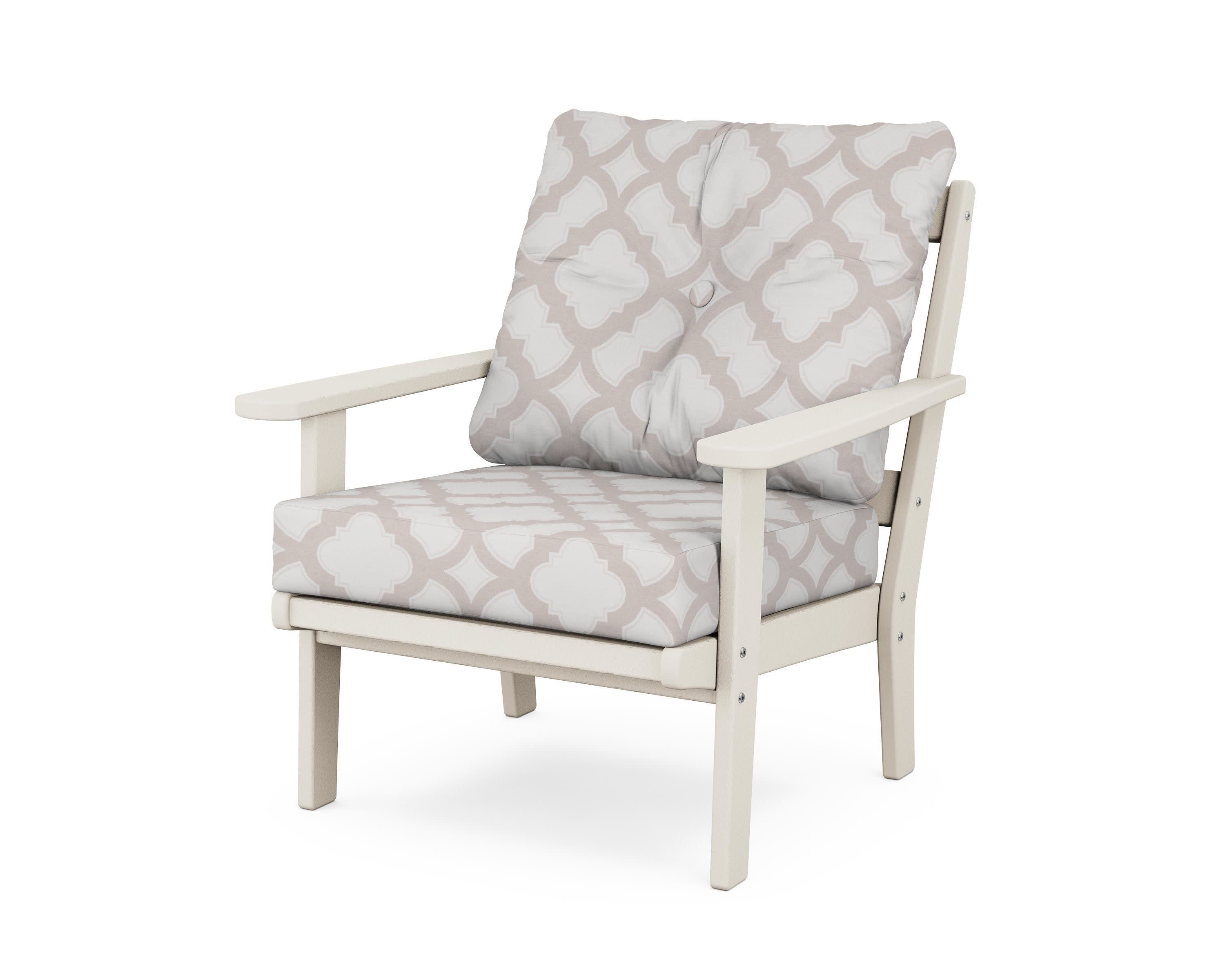 Cape Cod Deep Seating Chair in Sand Castle / Trellis Dune Burlap