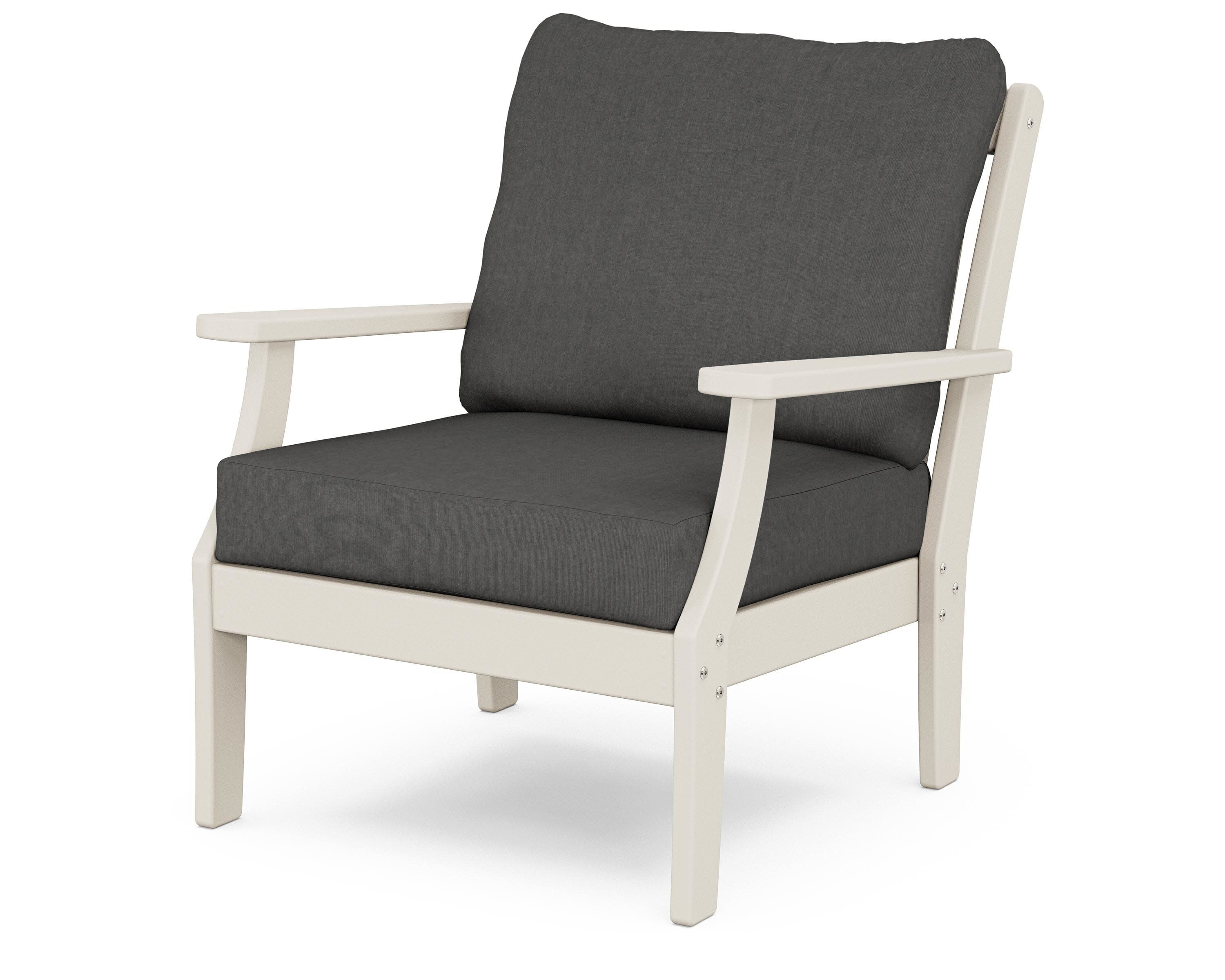 Yacht Club Deep Seating Chair in Sand Castle / Spectrum Carbon